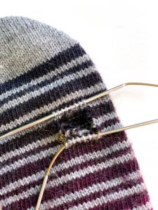 Socken stopfen sock mending handknit socks